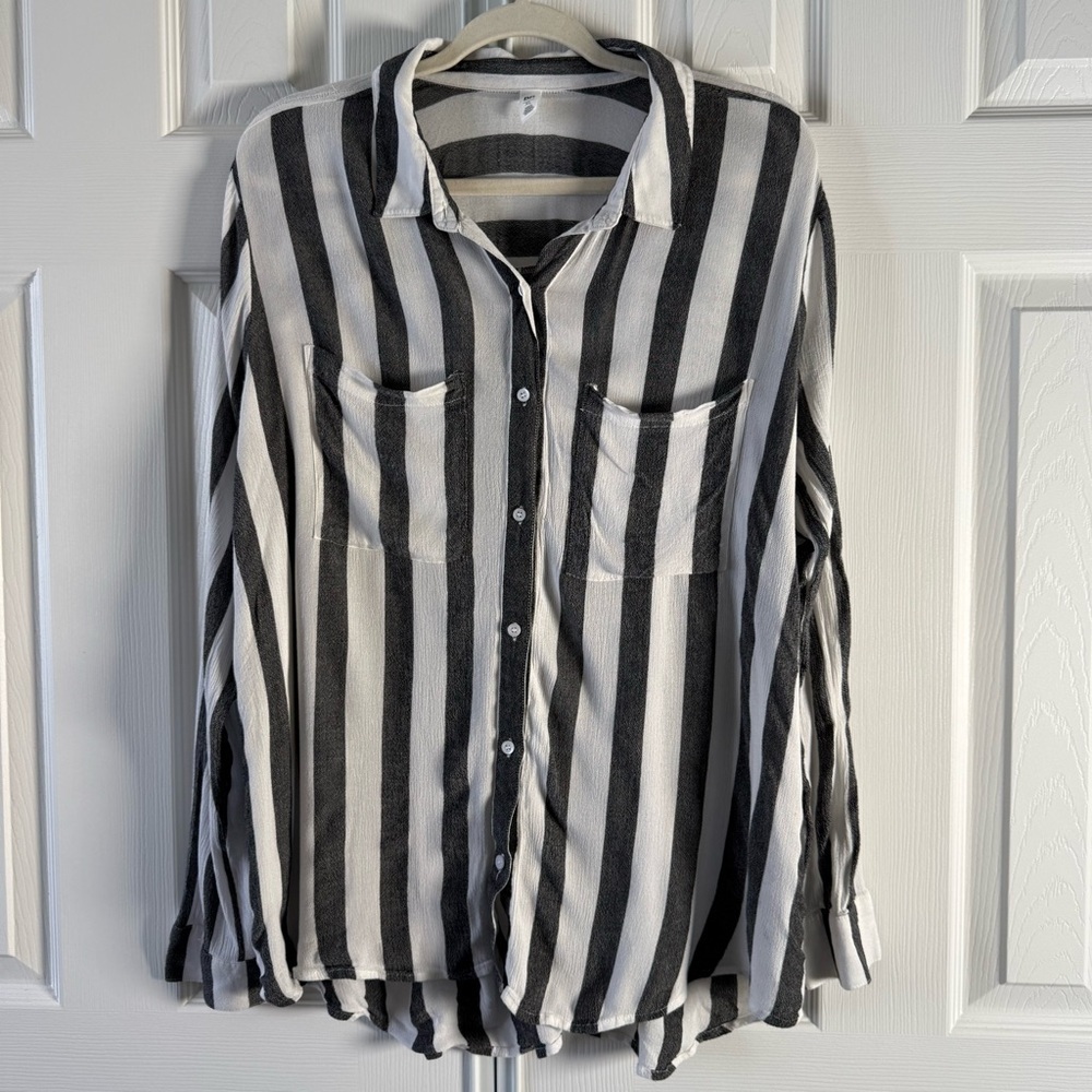 BP Gray and White Spring Striped Button-Up Shirt with Front Pockets Size XL